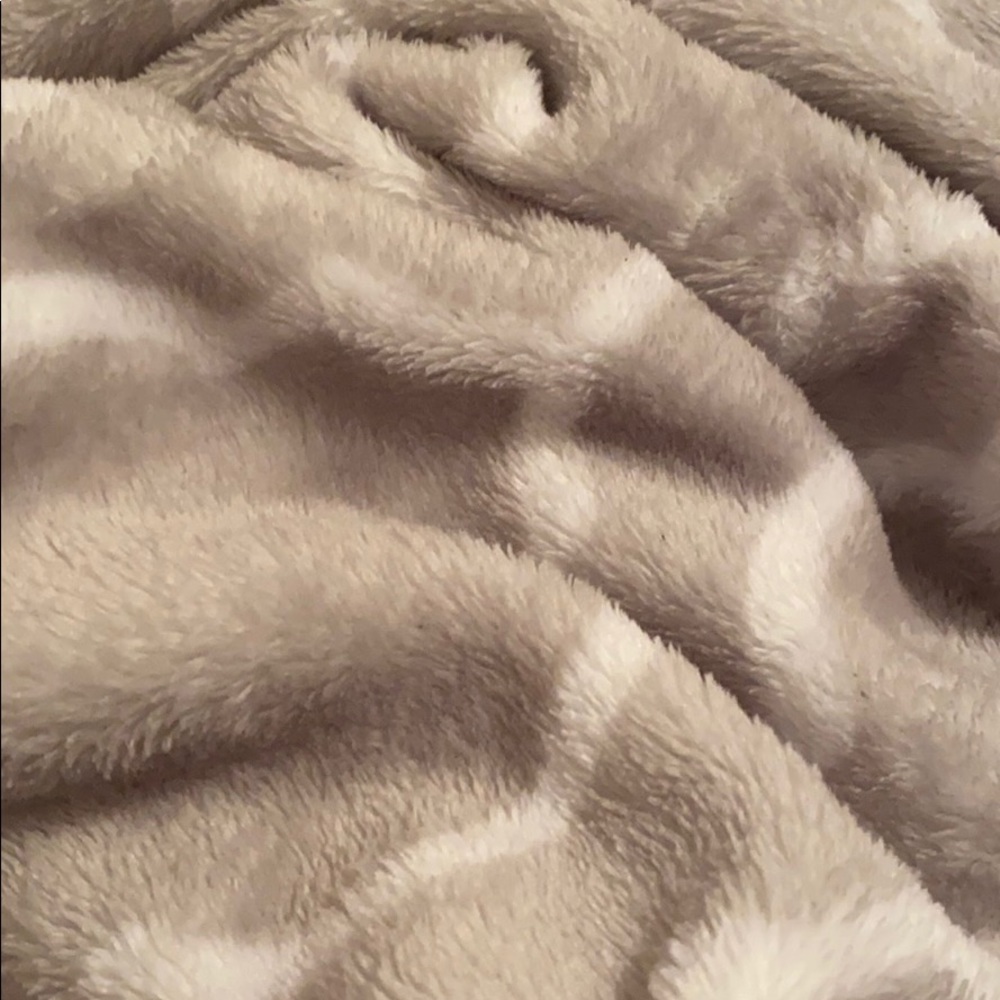 trade with @_olivialocke